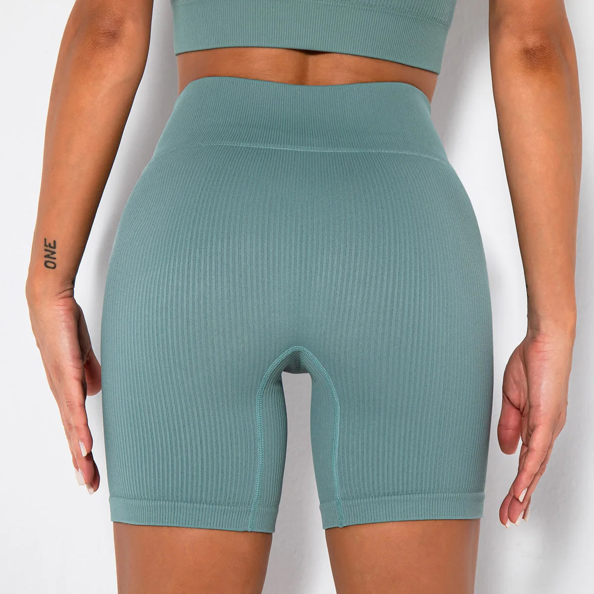 Seamless Knitted Sports Shorts Casual High Waist Push Up Cycling Shorts Fitness Running Tight Hip Lifting Yoga Shorts Sportswear