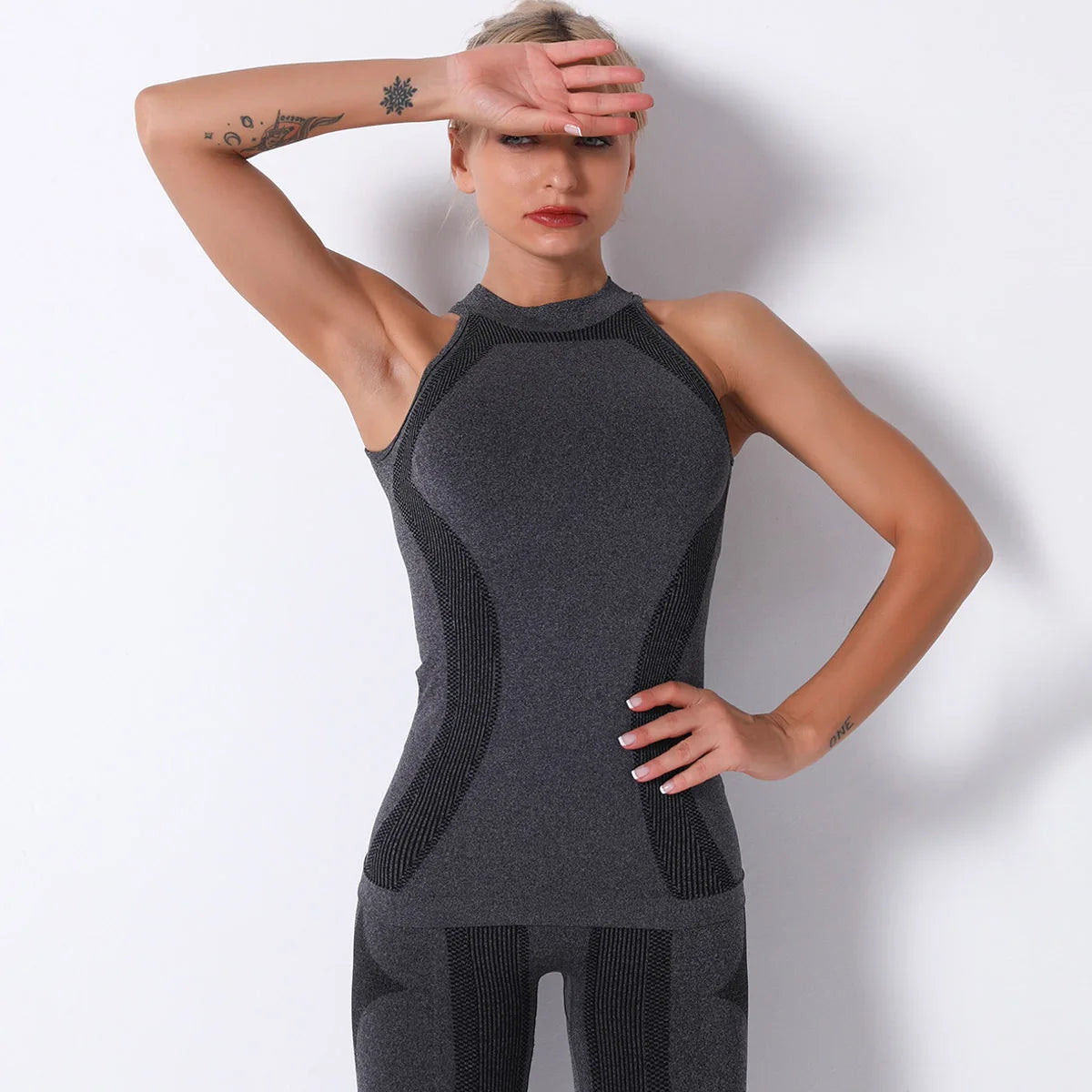 Seamless Women Sports Top Yoga Shirt Sleeveless Tank Top High Neck Workout Fitness Running Vest Sportswear Women Gym Clothing